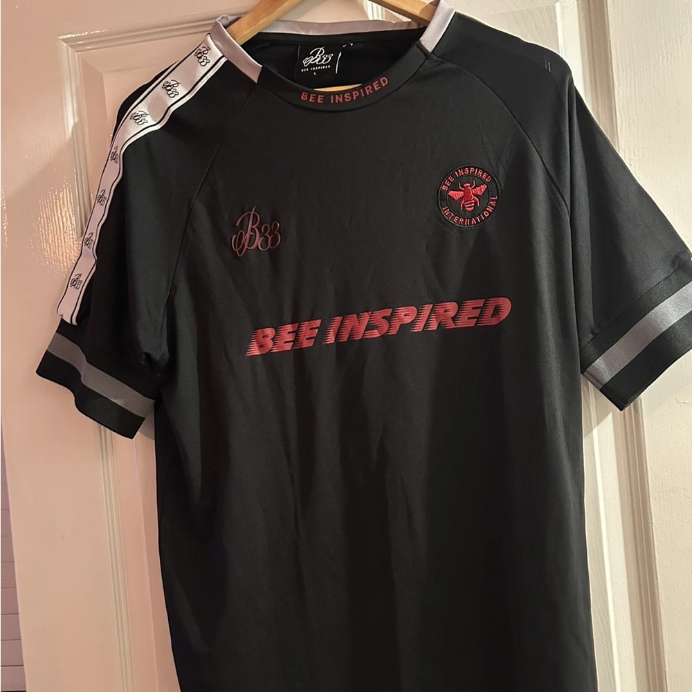Bee Inspired Black and Red Short Sleeve Tee